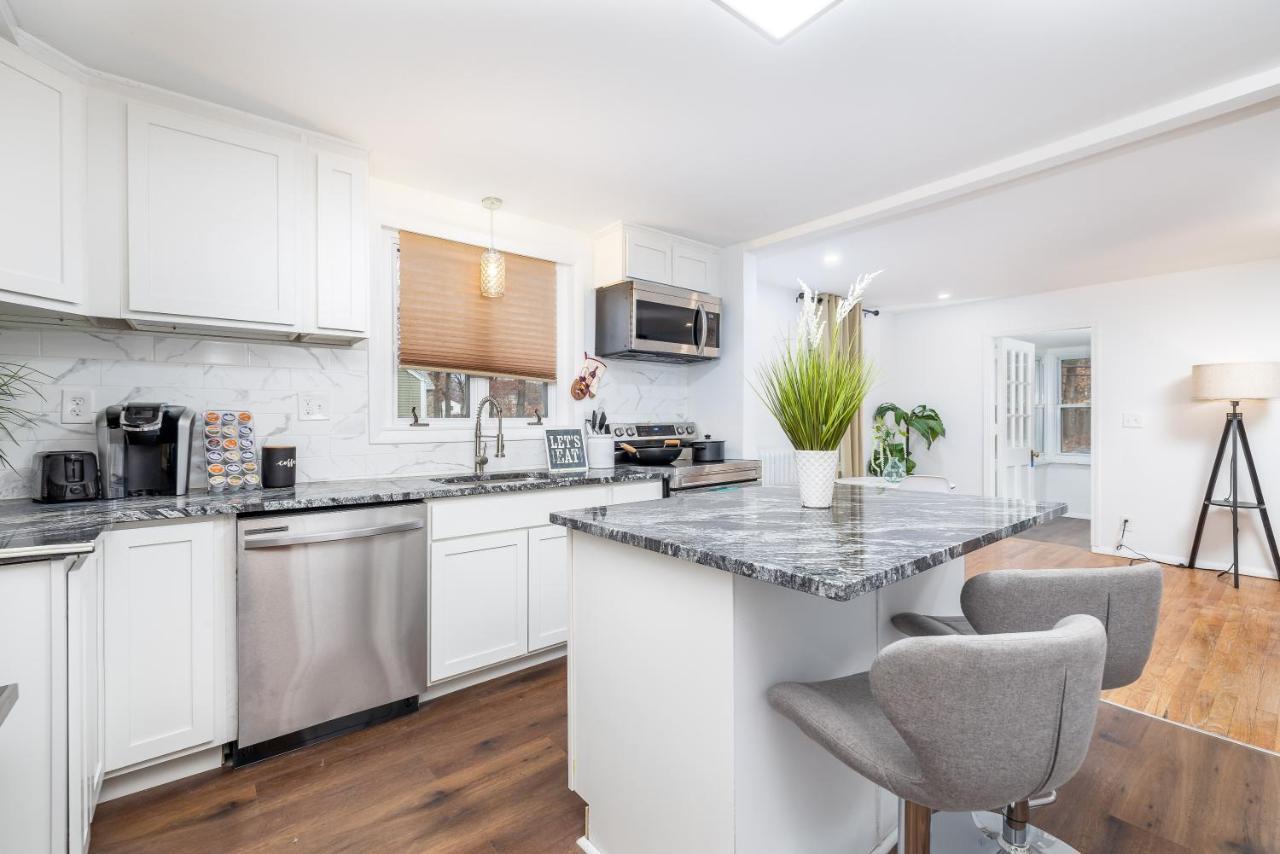 Lovely Ranch House In Windsor, 10 Mins To Hartford Connecticut Holiday home Windsor